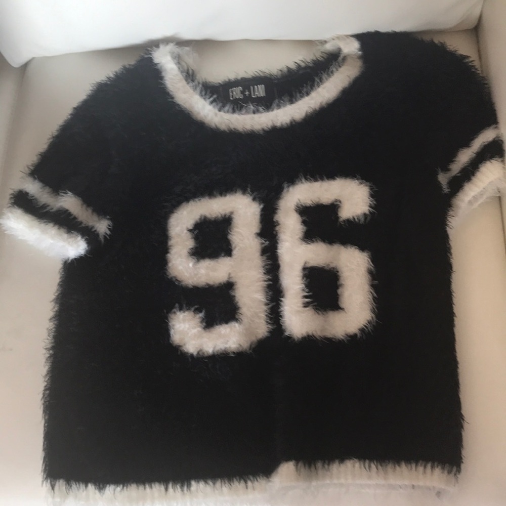 Eric & Lani fuzzy sweater size medium